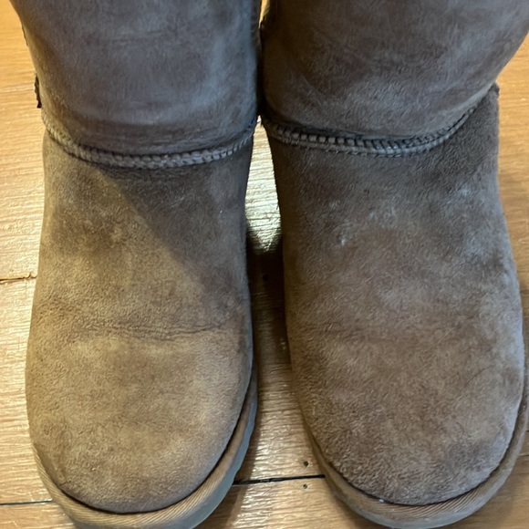 UGG tall boots size 7 - Picture 3 of 4